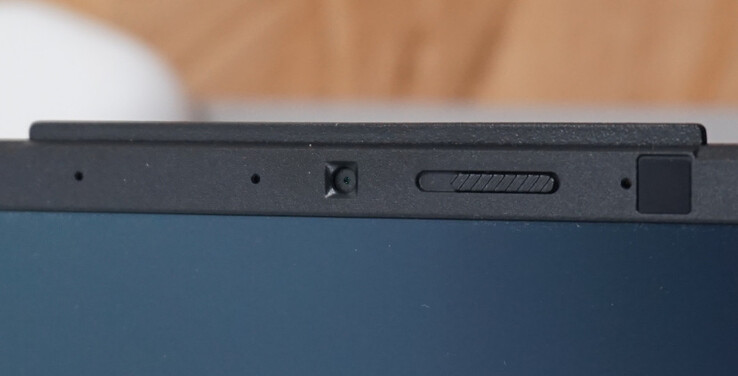 Webcam of the Vivobook Pro 16X with shutter, IR camera and good microphone