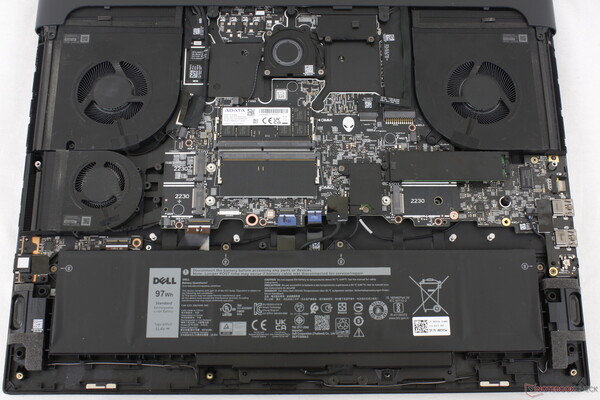 The internals of the Dell Alienware m18 gaming laptop (Image: Allen Ngo)