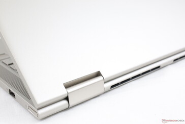 The matte metal surfaces hide fingerprints well