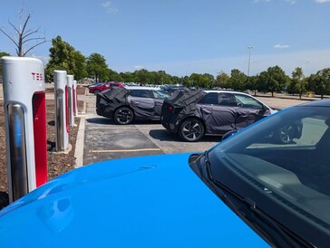 Hyundai and KIA plugged directly into Tesla Supercharger