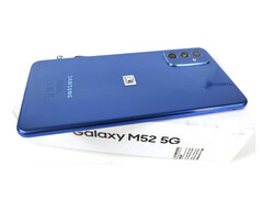 With the Galaxy M52 5G, Samsung succeeds in creating an attractive and light mid-range smartphone.