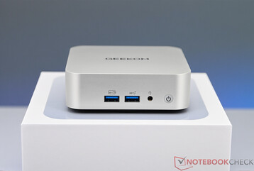 Geekom A8 - Front panel ports