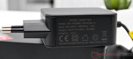 Power supply (19 V; 3.42 A)