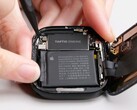 Repairs to the Apple Watch Series 10 remain difficult. (Image source: iFixit)