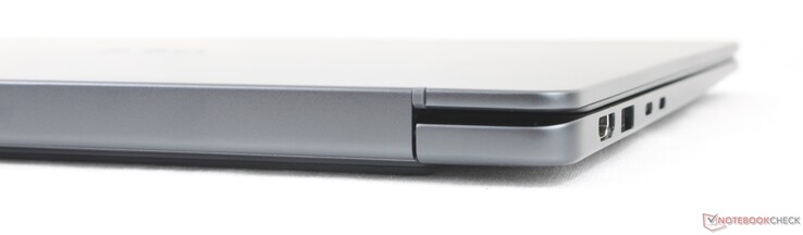 Rear: No ports
