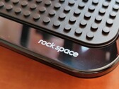 Rockspace AC2100 wireless router close-up (Source: Own)
