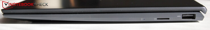 Right: MicroSD reader, USB-A 3.0
