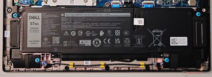 The 57 Whr battery provides enough backup to last an average workday