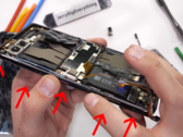 5 more possible reasons why the ROG Phone 5 snapped in half. (Source: YouTube)