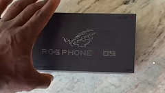 A ROG Phone 9 retail box in the wild. (Image source: K-Tai Watch Impress Japan)