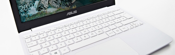 Asus VivoBook E200HA (x5-Z8350, 32 GB) Subnotebook Review