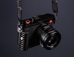 The Leica Q3 43 is now also available as a Formula 1 Edition.