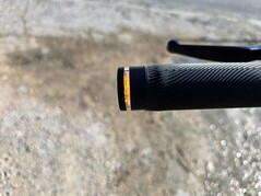 The front indicators are installed in the handlebar end.