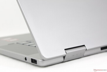 Smooth and uniform metal texture. The dark gray color hides fingerprints better than the darker Spectre models