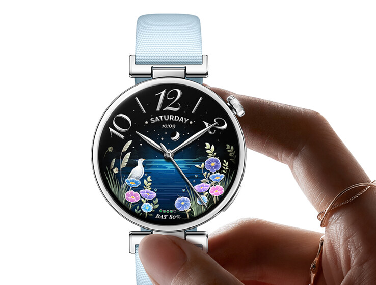 The Watch S5 41 mm contains an 84% larger battery than its predecessor. 