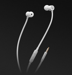 Beats by Dre urBeats3 with inline controls. (Source: Apple)