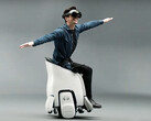The Honda XR Mobility Experience combines the UNI-ONE powered-wheelchair with VR goggles. (Source: Honda)