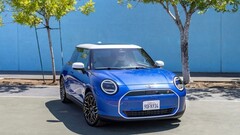 2024 Mini Cooper Electric exterior (Source: CAR Magazine)