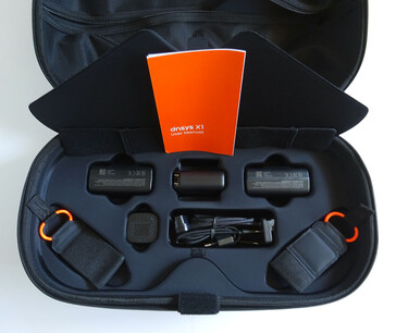 Accessory storage underneath. (Image source: Notebookcheck)