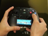 Hands-on at Gamescom: This controller comes with a display, an operating system, and a Raspberry Pi chip