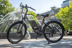 The Greenworks 80V Venture 27.5-inch commuter e-bike offers up to 22 miles (34.5 km) range on a single charge (Image source: Greenworks)