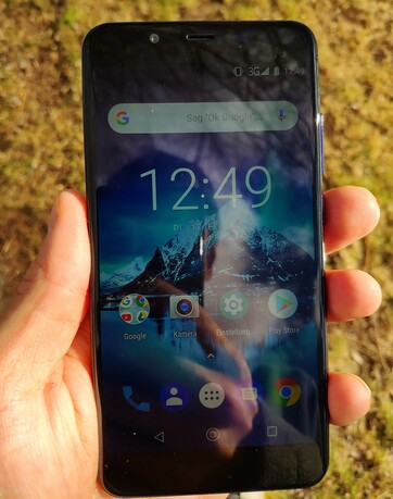 Using the OUKITEL U25 Pro outside in direct sunlight