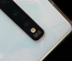 Leaked live photo of the Samsung Galaxy S10+. (Source: Twitter/Evan Blass)