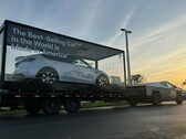 Cybertruck tows a made-in-US Model Y (Image source: TeslaNewsWire/X)