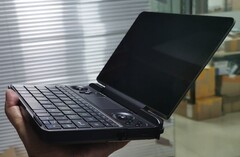 The GPD Win Max comes with a 512 GB SSD and offers Wi-Fi 6 connectivity. (Image source: @softwincn)