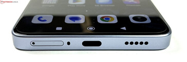 Bottom: dual-SIM, microphone, USB-C 2.0, speaker