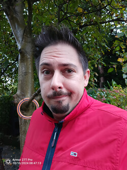 Selfie with the Ulefone Armor 27T Pro