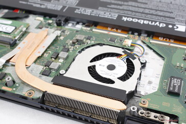 Cooling solution consists of a single ~40 mm fan and a short copper heat pipe