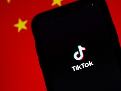 Chinese officials consider Elon Musk as potential TikTok US buyer amid ban concerns (Image source: Solen Feyissa, Unsplash)