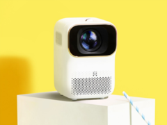 The Xming Mini Projector Q1 SE can generate images up to 120-in across. (Image source: Xming)