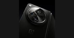 The OnePlus Open in black. (Source: OnePlus)