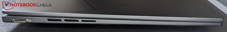 Left: USB-A (5 Gb/s)