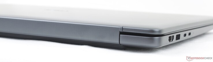 Rear: No ports