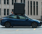 Unfold and unfold, and the e-car charges. (Image source: Gosun)