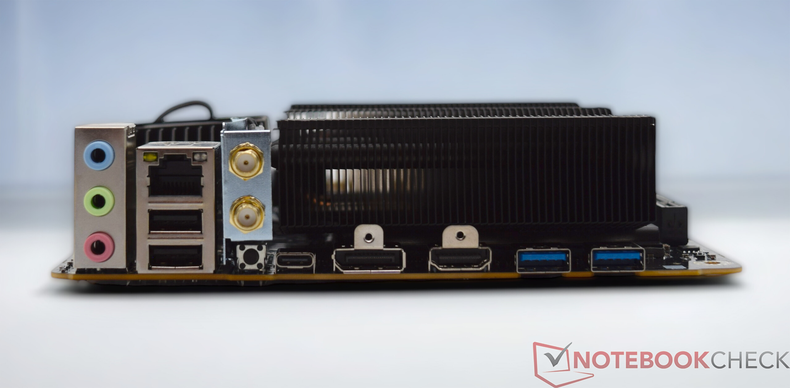 Minisforum BD790i review: Mini-ITX mainboard with an AMD Ryzen 9 7945HX and PCIe 5.0 as a basis for small gaming PCs - NotebookCheck.net Reviews Minisforum BD790i review: Mini-ITX mainboard with an AMD Ryzen 9 7945HX and PCIe 5.0 as a basis for small gaming PCs - NotebookCheck.net Reviews