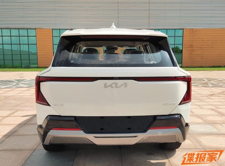Leaked image of the production version of the Kia EV5. (Image source: Autohome)