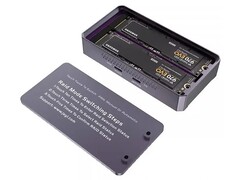 JEYI 586R: Enclosure for two fast SSDs.