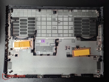 Cooling pads for the SSD slots
