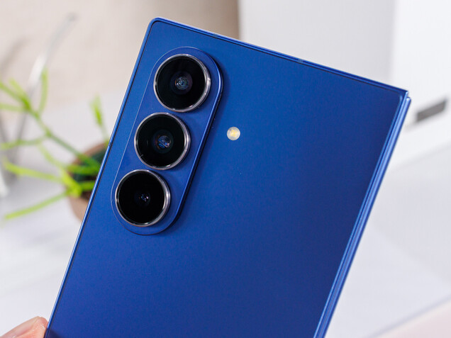 The Galaxy Z Fold7 features an improved camera setup. (Image source: Notebookcheck)