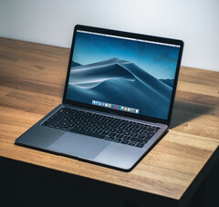 This year's MacBook Air is said to feature a redesigned chassis and an Apple M2 SoC. (Image source: Howard Bouchevereau)