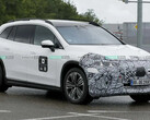 Mercedes EQS SUV Facelift 2026: Erlkönig zeigt Sternenlicht, MB.OS und 800-Volt-Technik (Bildquelle: Automedia)