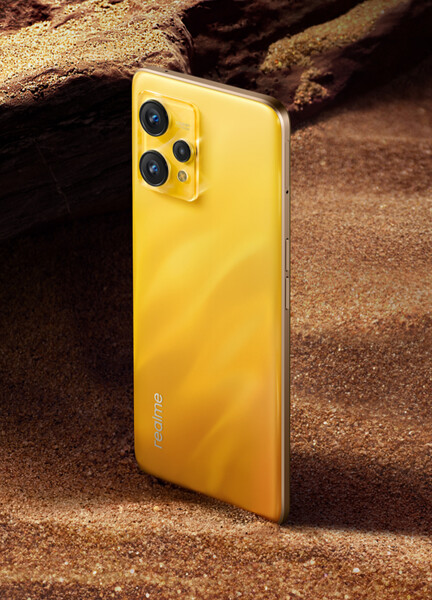 The Realme 9 4G in Sunburst Gold. (Image source: Realme)