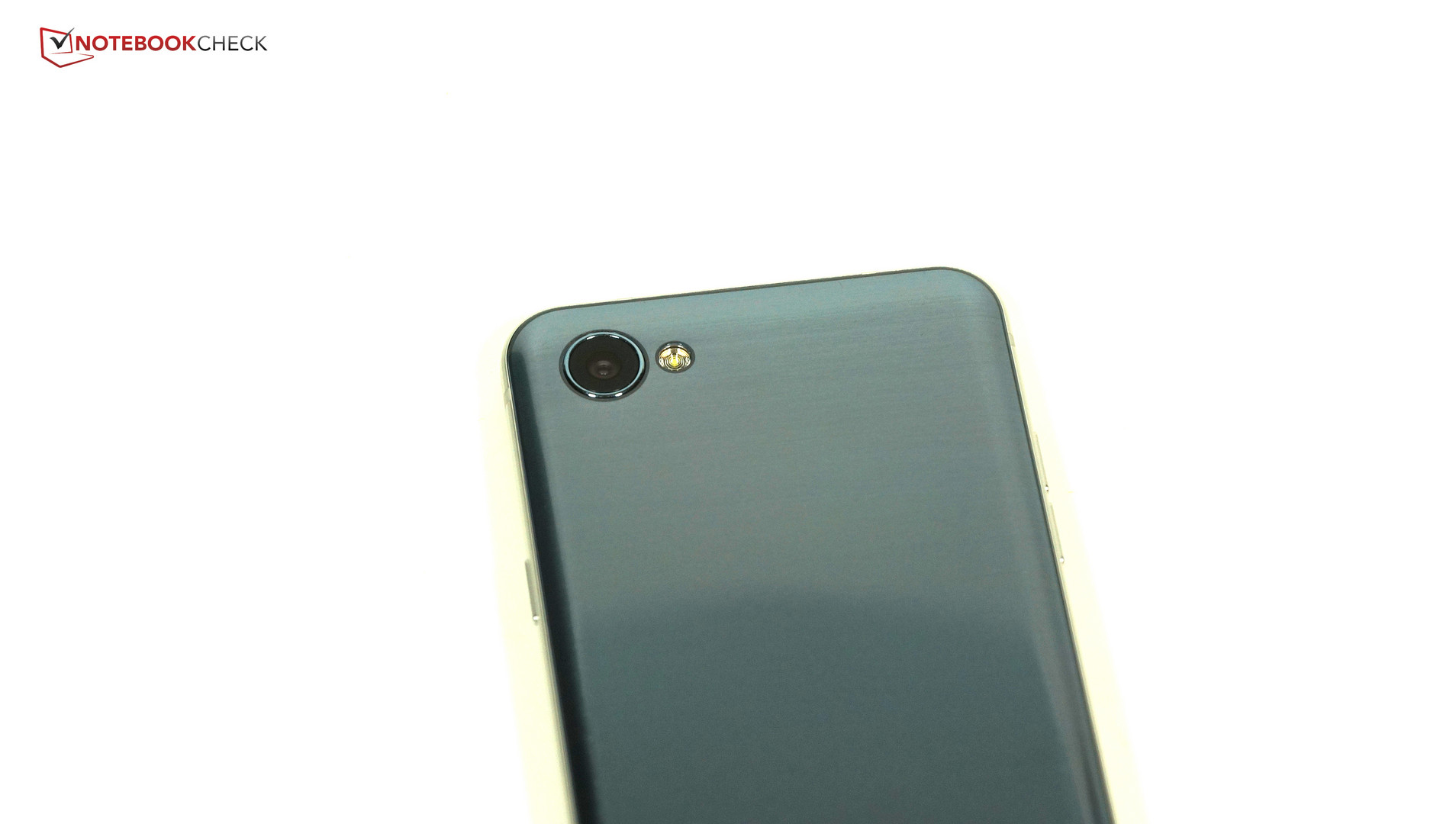 LG Q6 Smartphone Review - NotebookCheck.net Reviews
