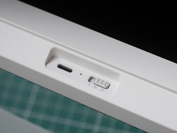 Lemokey P2 HE connectivity switch and USB-C port