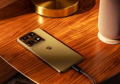 Motorola allegedly smuggles affiliate codes into shopping apps.