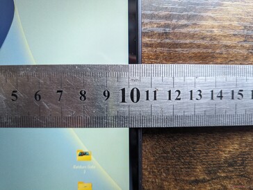 Narrow side bezels